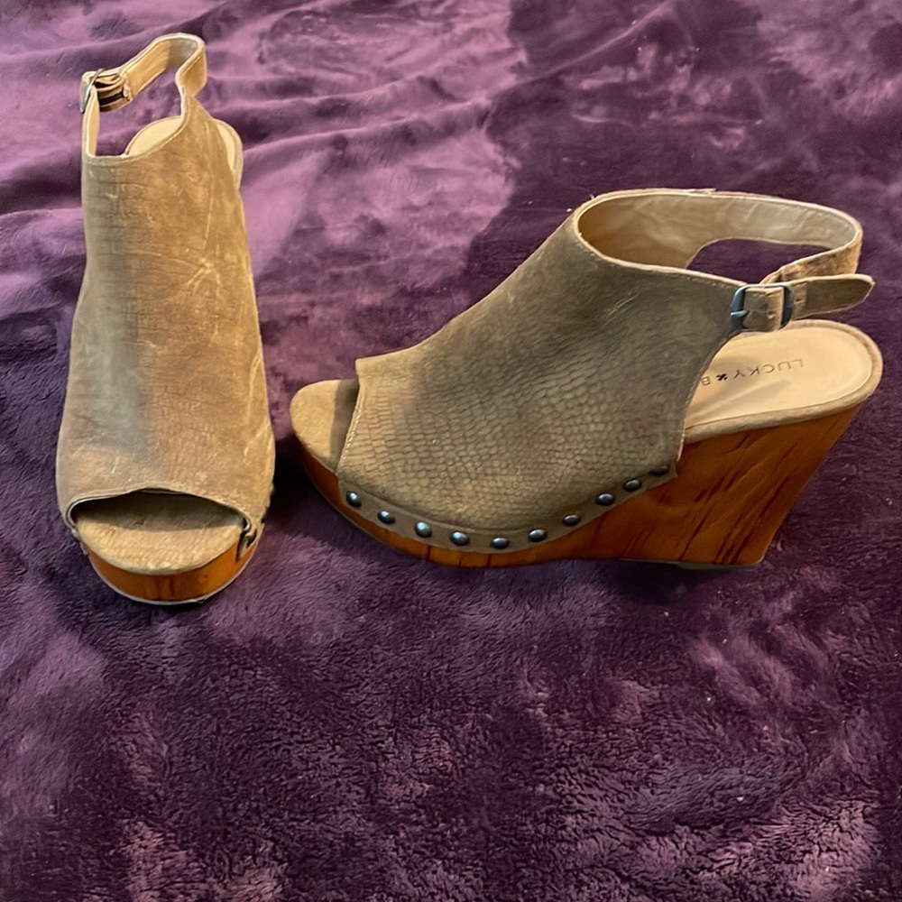 Very lightly worn Lucky Brand wedge sandal.